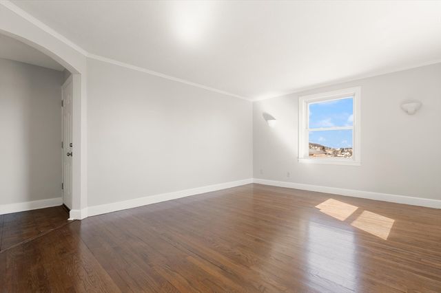 31 Chestnut St 5, Worcester, MA 01609
