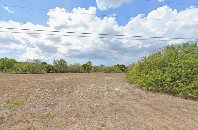 1218 NE 6TH AVENUE, Cape Coral, FL 33909
