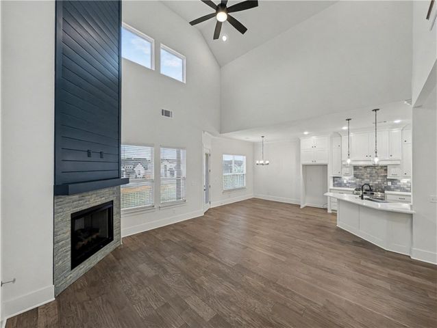 1811 Bluestem Drive, Centerton, AR 72719