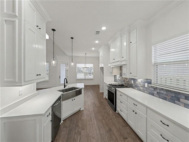 1811 Bluestem Drive, Centerton, AR 72719