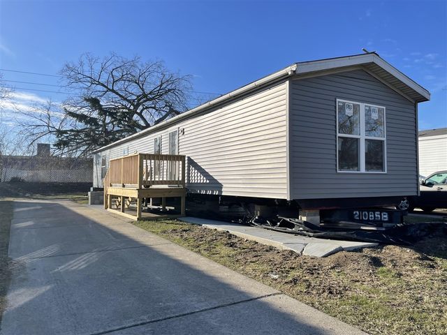 3900 W Jefferson Avenue, Trenton, MI 48183