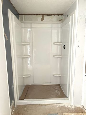 3900 W Jefferson Avenue, Trenton, MI 48183