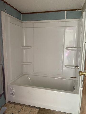 3900 W Jefferson Avenue, Trenton, MI 48183