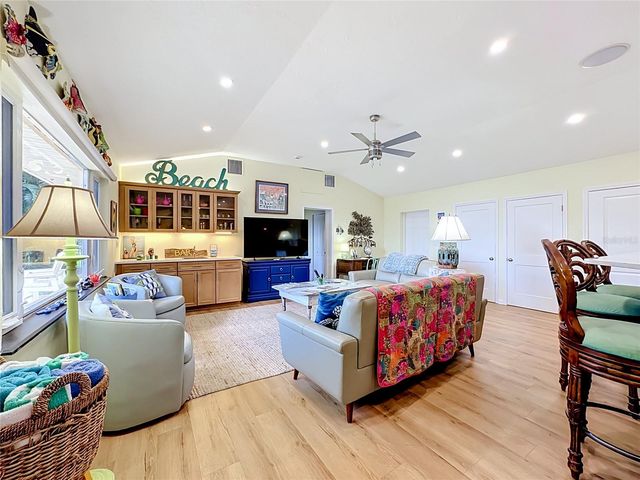 2212 6TH STREET W, Palmetto, FL 34221