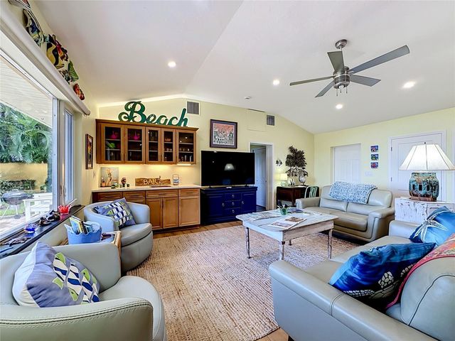 2212 6TH STREET W, Palmetto, FL 34221