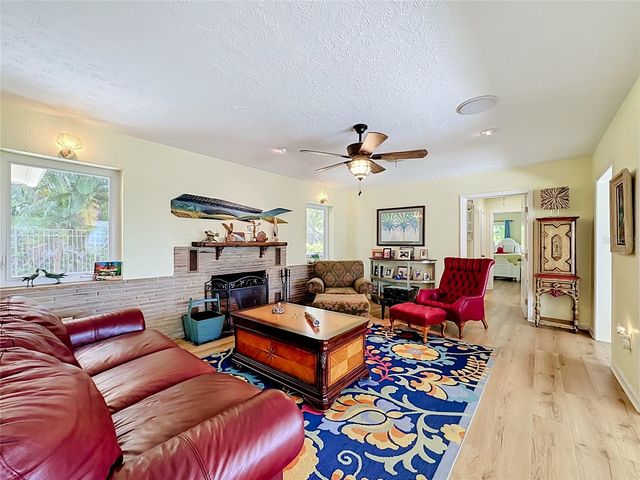 2212 6TH STREET W, Palmetto, FL 34221