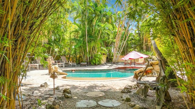2212 6TH STREET W, Palmetto, FL 34221