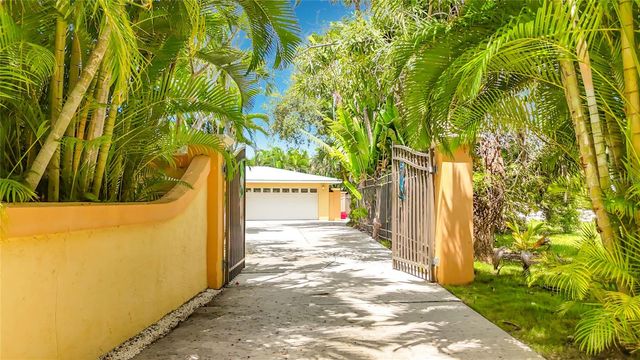 2212 6TH STREET W, Palmetto, FL 34221
