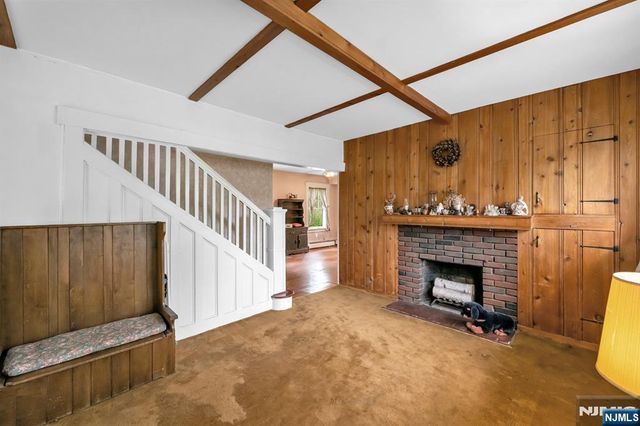163 W Midland Avenue, Paramus, NJ 07652