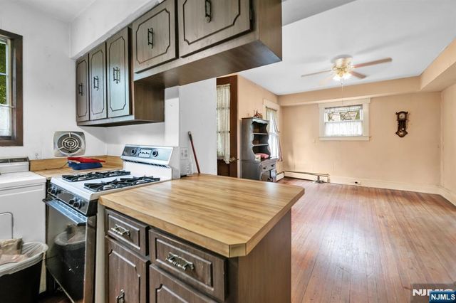 163 W Midland Avenue, Paramus, NJ 07652