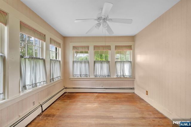 163 W Midland Avenue, Paramus, NJ 07652