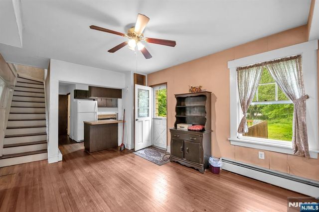 163 W Midland Avenue, Paramus, NJ 07652