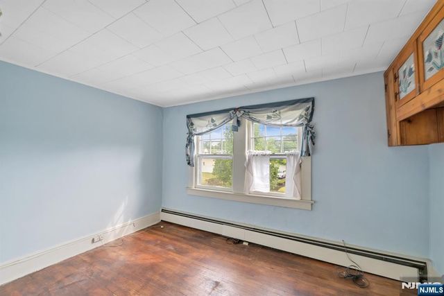 163 W Midland Avenue, Paramus, NJ 07652