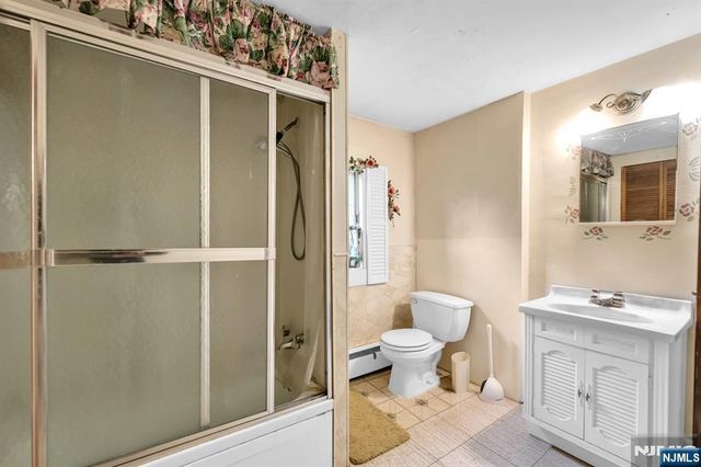 163 W Midland Avenue, Paramus, NJ 07652