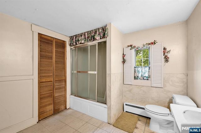 163 W Midland Avenue, Paramus, NJ 07652