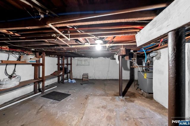 163 W Midland Avenue, Paramus, NJ 07652