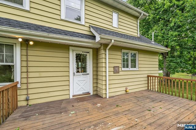 163 W Midland Avenue, Paramus, NJ 07652