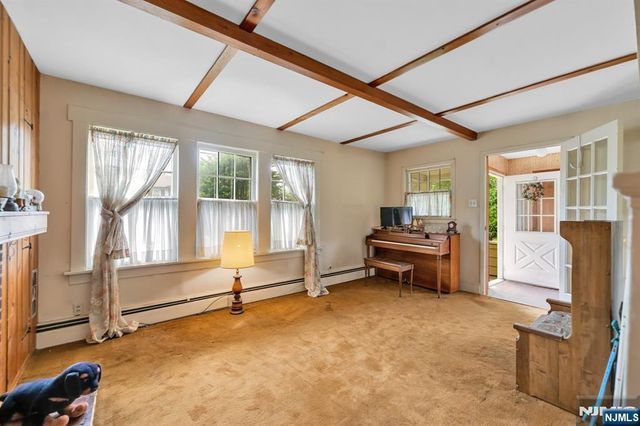 163 W Midland Avenue, Paramus, NJ 07652