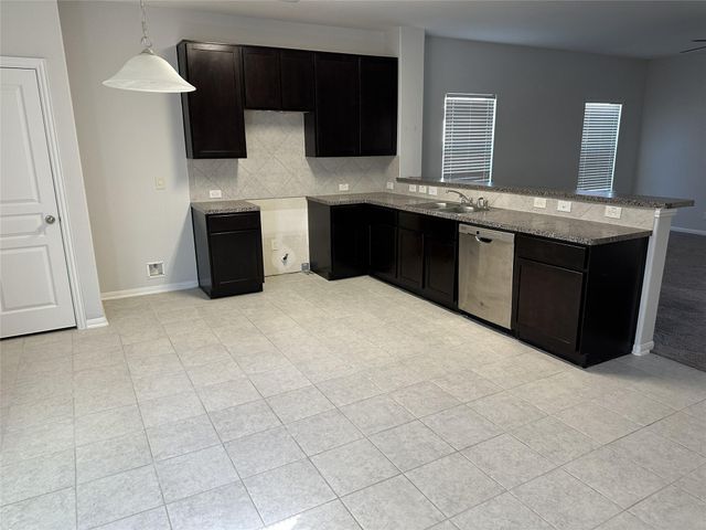 8611 Morning Dove Lane, Baytown, TX 77521