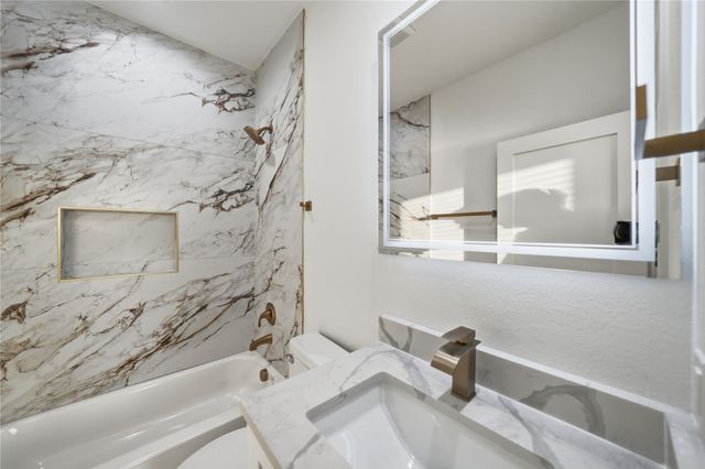 7207 Mohawk Drive 106, Dallas, TX 75235