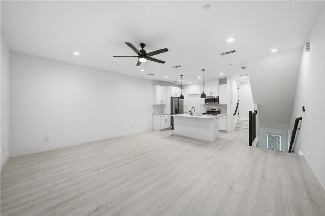 7207 Mohawk Drive 106, Dallas, TX 75235