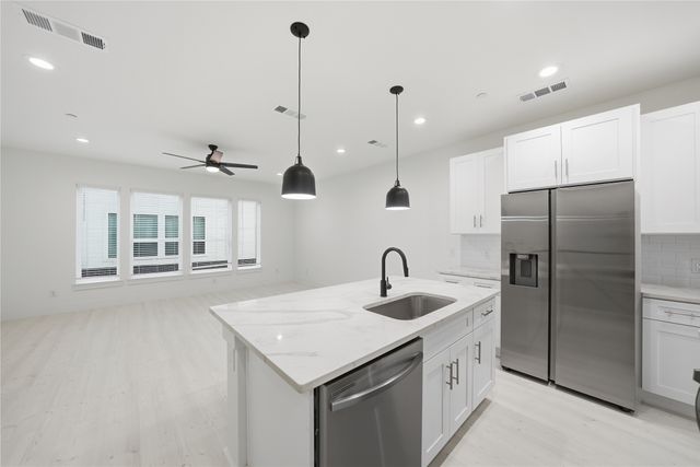 7207 Mohawk Drive 106, Dallas, TX 75235