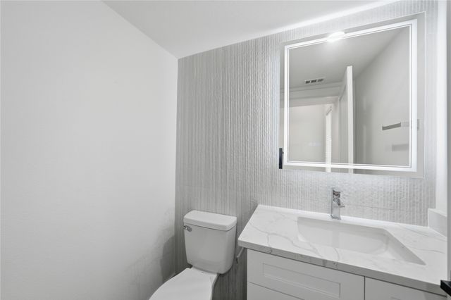 7207 Mohawk Drive 106, Dallas, TX 75235