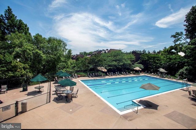 4024 CHANCERY CT NW, Washington, DC 20007