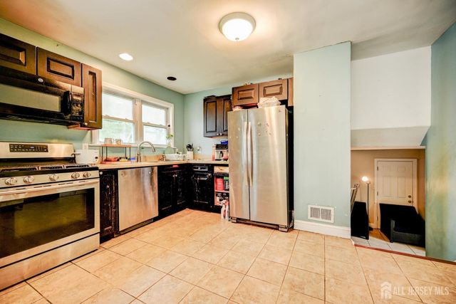 15 Stima Avenue, Carteret, NJ 07008