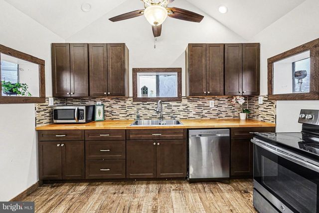 418 E MAIN STREET, Shiremanstown, PA 17011