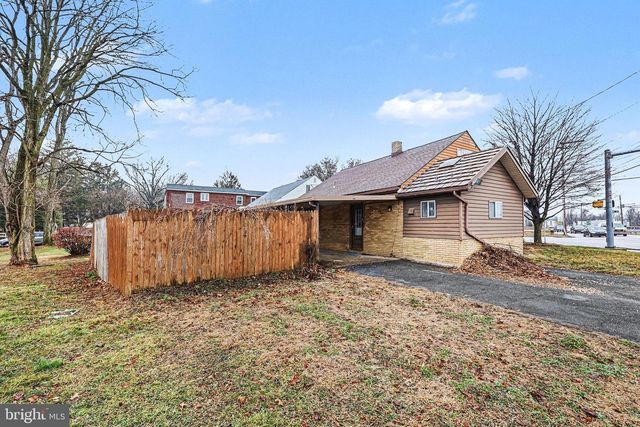 418 E MAIN STREET, Shiremanstown, PA 17011