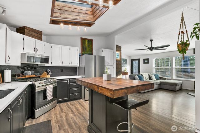 26497 Helmick Road, Sedro Woolley, WA 98284