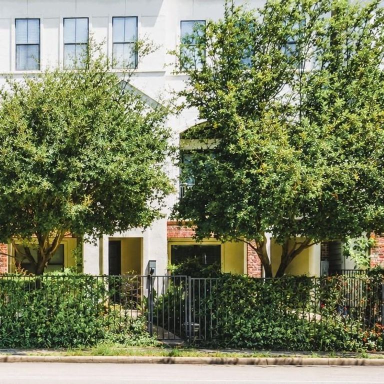1206 W Dallas Street, Houston, TX 77019