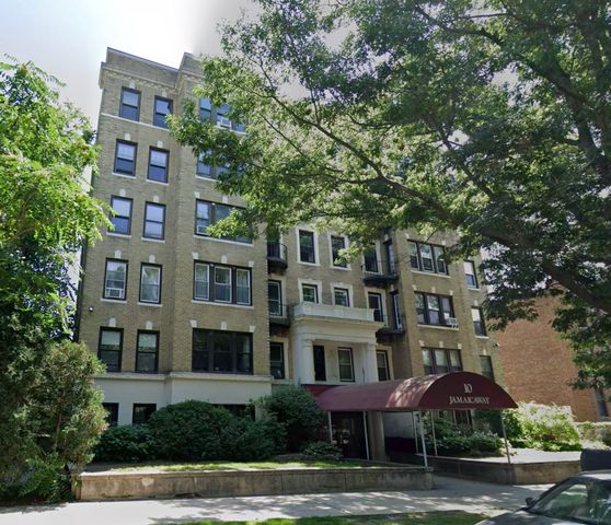 10 Jamaicaway 22, Boston, MA 02130