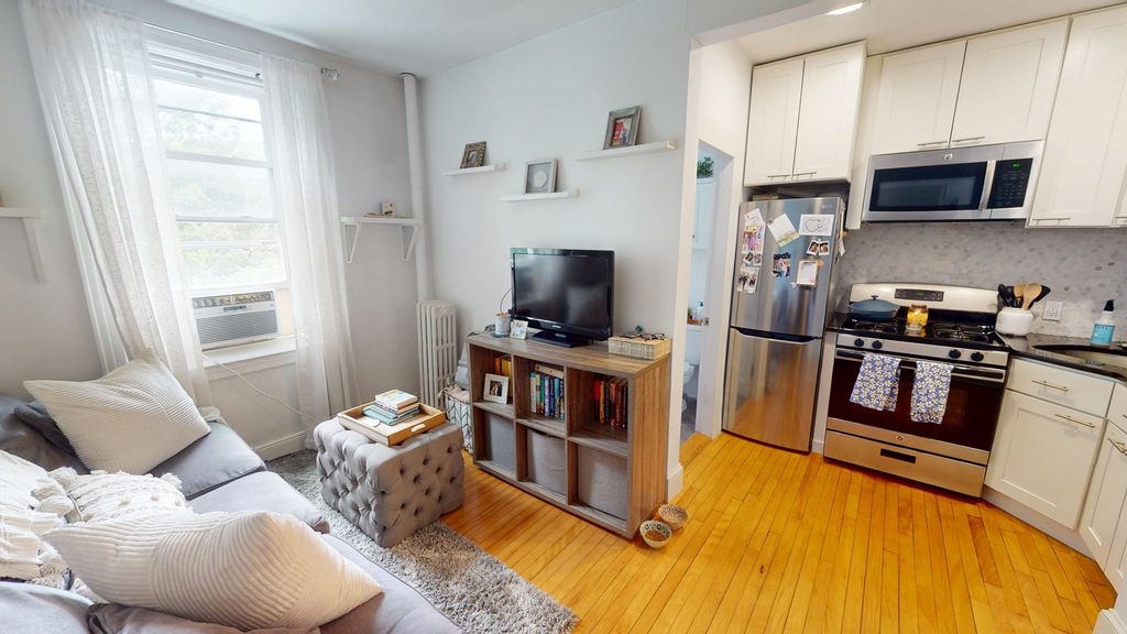 10 Jamaicaway 22, Boston, MA 02130