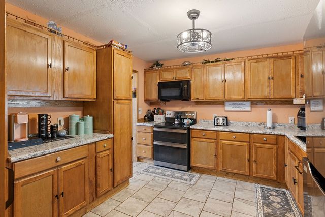 218 Admiral Cir, Lawrenceburg, TN 38464