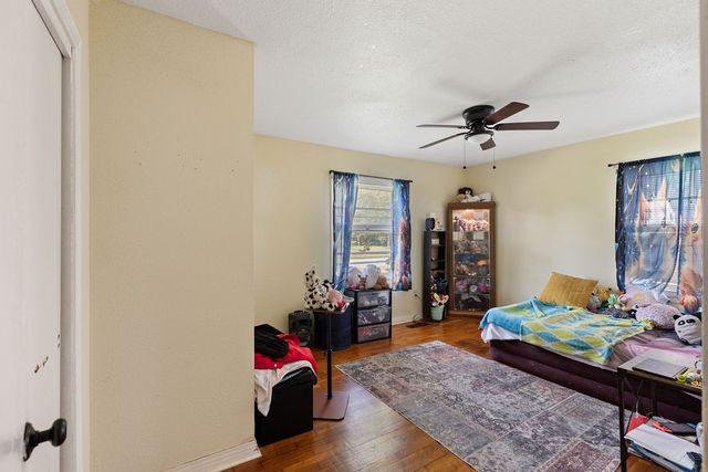 218 Admiral Cir, Lawrenceburg, TN 38464