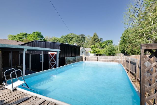 218 Admiral Cir, Lawrenceburg, TN 38464