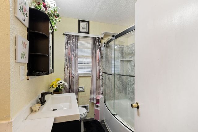 218 Admiral Cir, Lawrenceburg, TN 38464