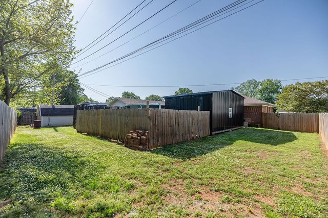 218 Admiral Cir, Lawrenceburg, TN 38464