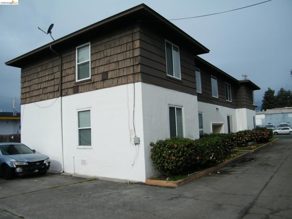 Image 1 of property listing at 1410 150Th Ave, San Leandro, CA 94578