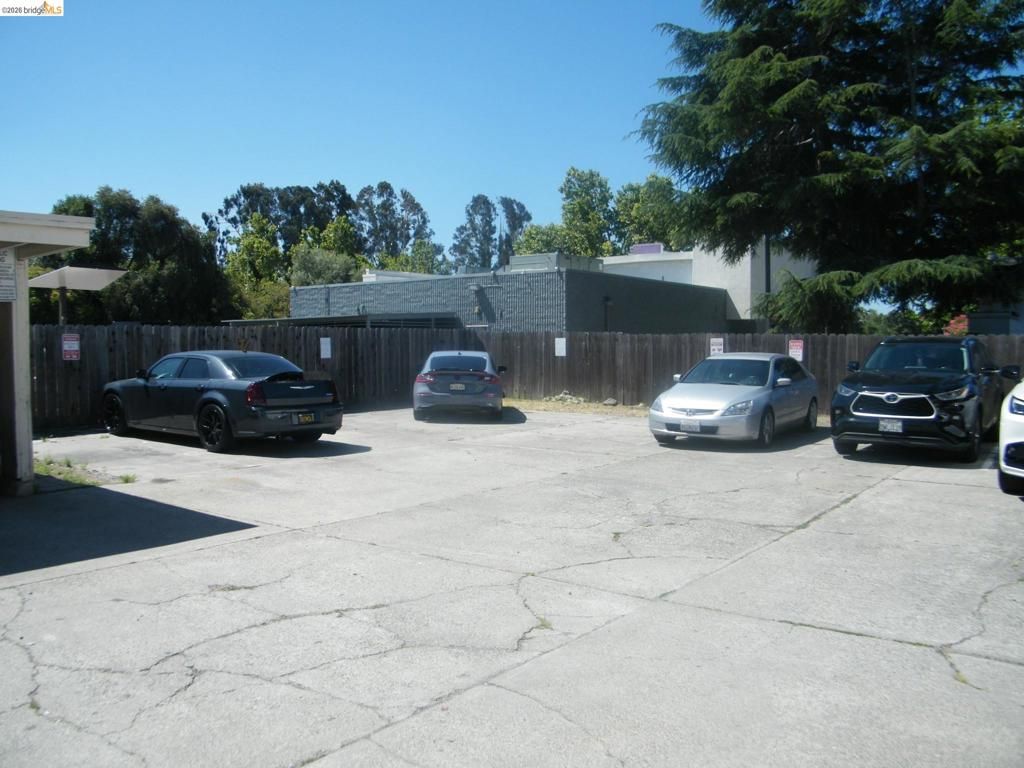 Image 3 of property listing at 1410 150Th Ave, San Leandro, CA 94578