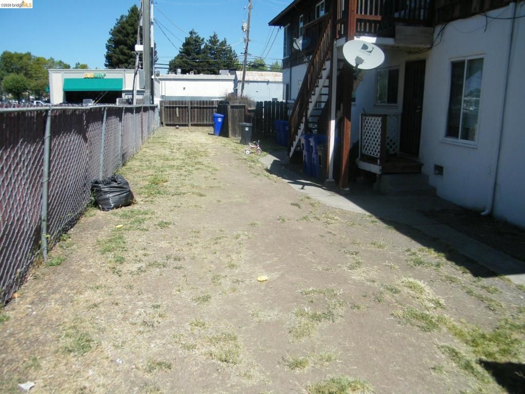 Image 4 of property listing at 1410 150Th Ave, San Leandro, CA 94578