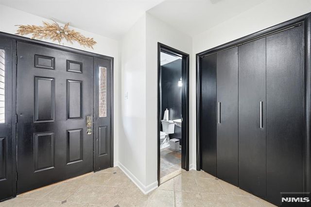 175 Winchester Court, Twp Of Washington, NJ 07676