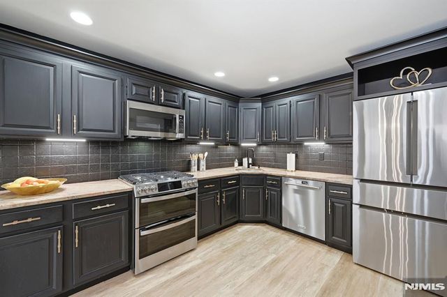 175 Winchester Court, Twp Of Washington, NJ 07676