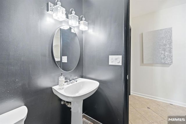 175 Winchester Court, Twp Of Washington, NJ 07676