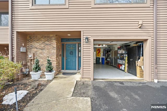 175 Winchester Court, Twp Of Washington, NJ 07676