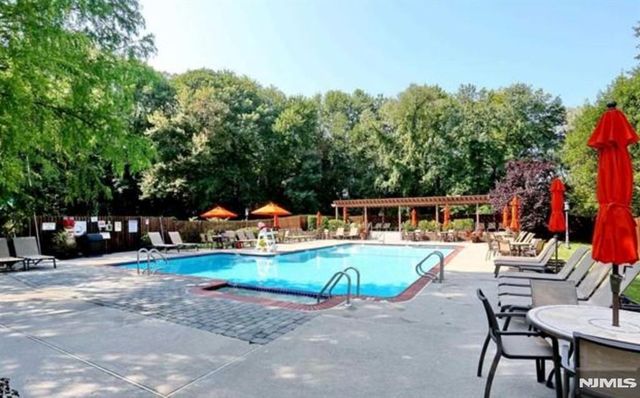 175 Winchester Court, Twp Of Washington, NJ 07676