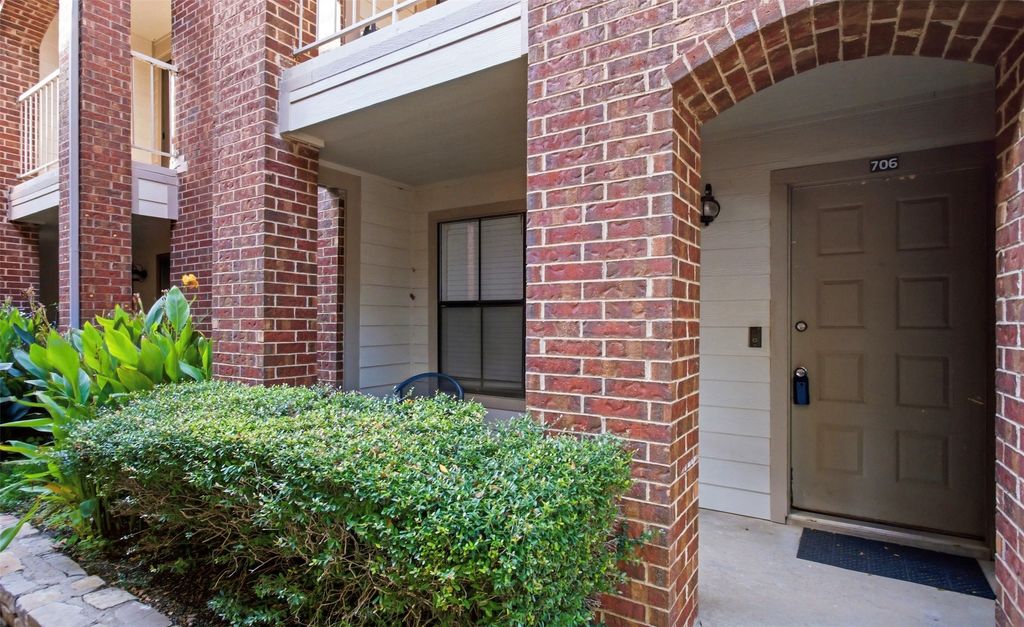 3261 Donnelly Circle 706, Fort Worth, TX 76107 — exterior