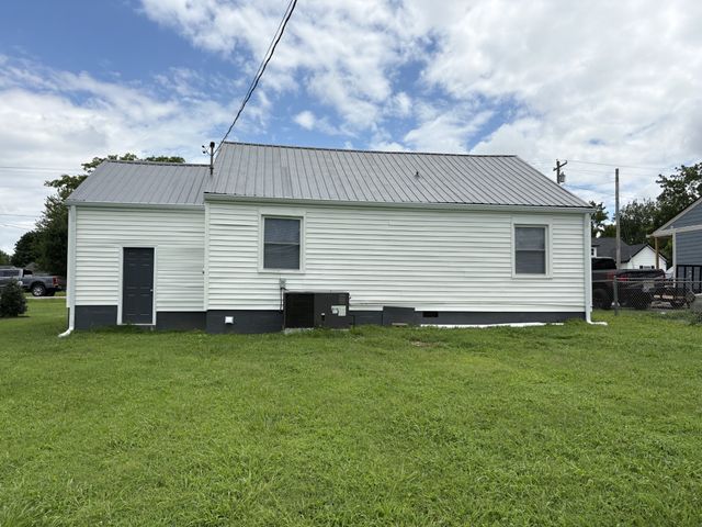 620 Spencer Ave, Gallatin, TN 37066